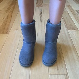 Short Grey Uggs